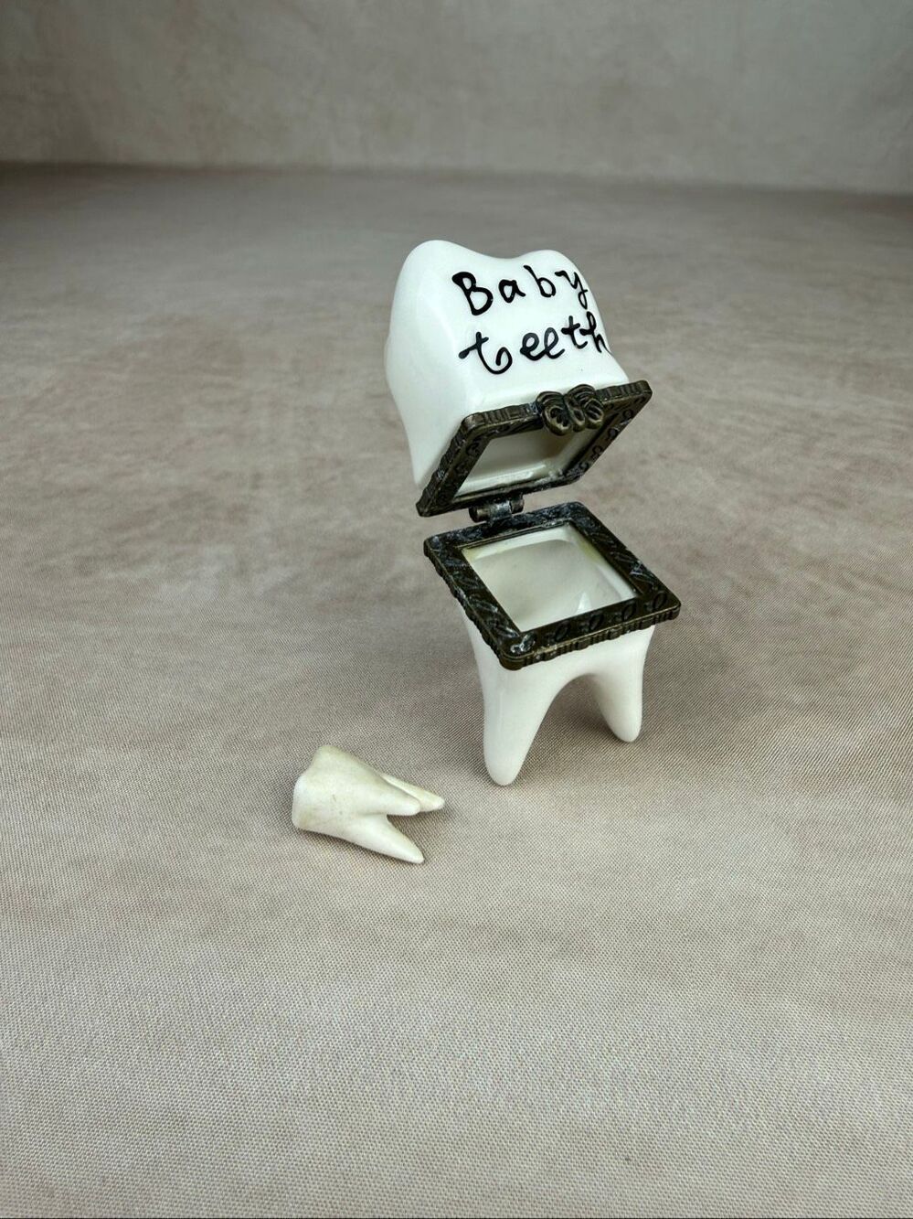 Vintage Porcelain Hinged Trinket Box Baby Teeth